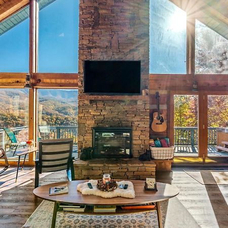 Barenberg Cabin - Secluded Unobstructed Panoramic Smoky Mountains View With Two Master Suites, Loft Game Room, And Hot Tub Gatlinburg Exteriér fotografie