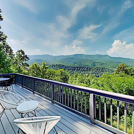 Barenberg Cabin - Secluded Unobstructed Panoramic Smoky Mountains View With Two Master Suites, Loft Game Room, And Hot Tub Gatlinburg Exteriér fotografie