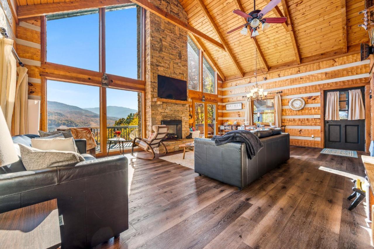 Barenberg Cabin - Secluded Unobstructed Panoramic Smoky Mountains View With Two Master Suites, Loft Game Room, And Hot Tub Gatlinburg Exteriér fotografie