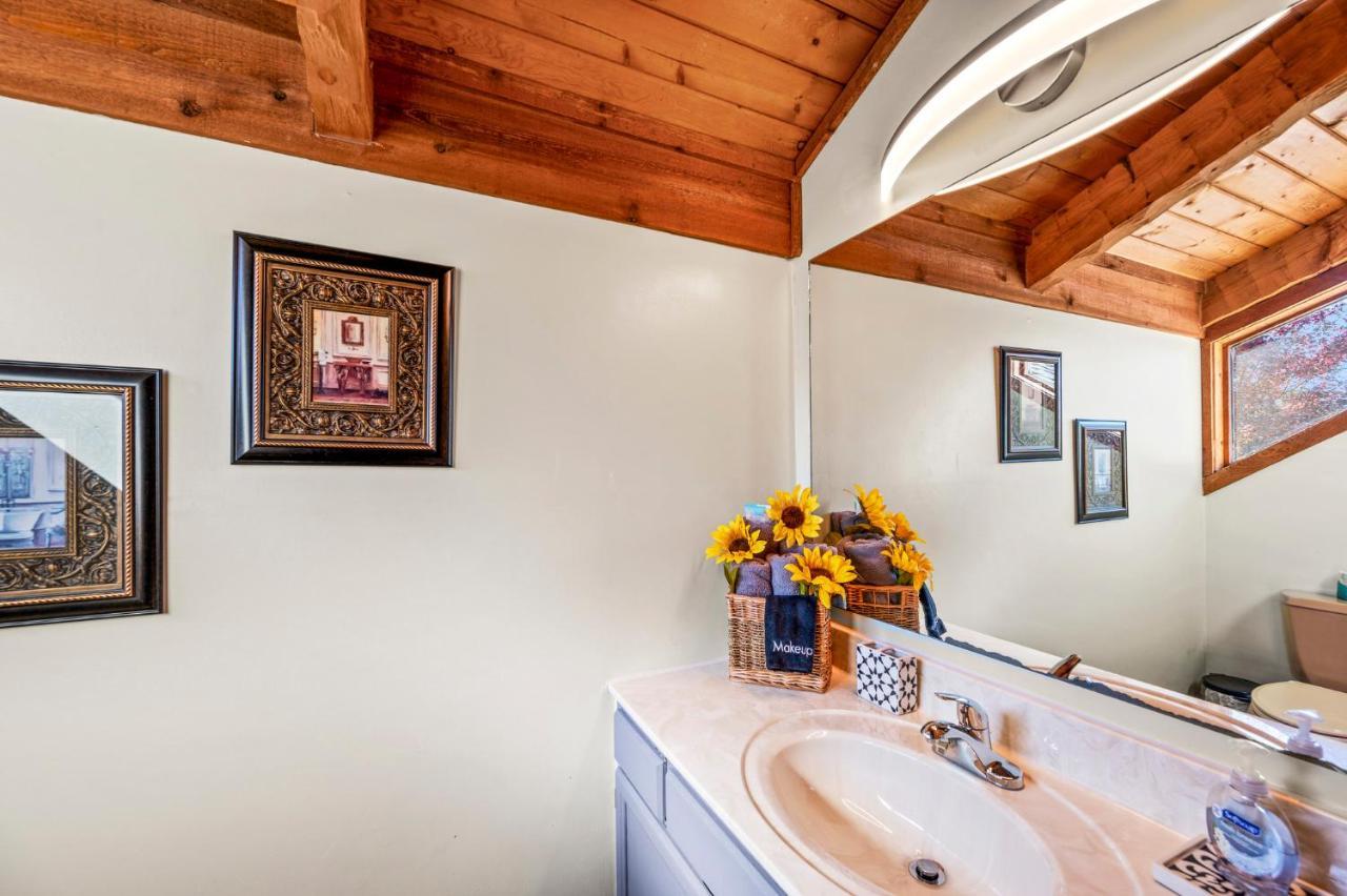 Barenberg Cabin - Secluded Unobstructed Panoramic Smoky Mountains View With Two Master Suites, Loft Game Room, And Hot Tub Gatlinburg Exteriér fotografie