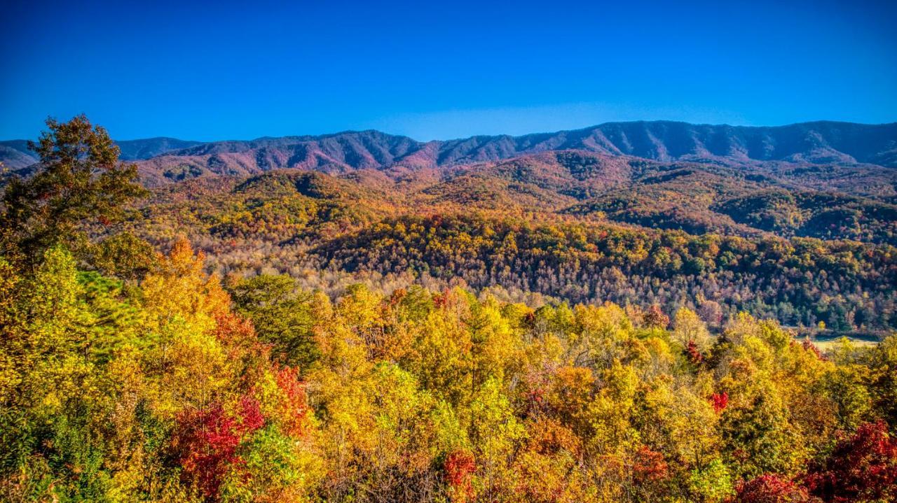 Barenberg Cabin - Secluded Unobstructed Panoramic Smoky Mountains View With Two Master Suites, Loft Game Room, And Hot Tub Gatlinburg Exteriér fotografie