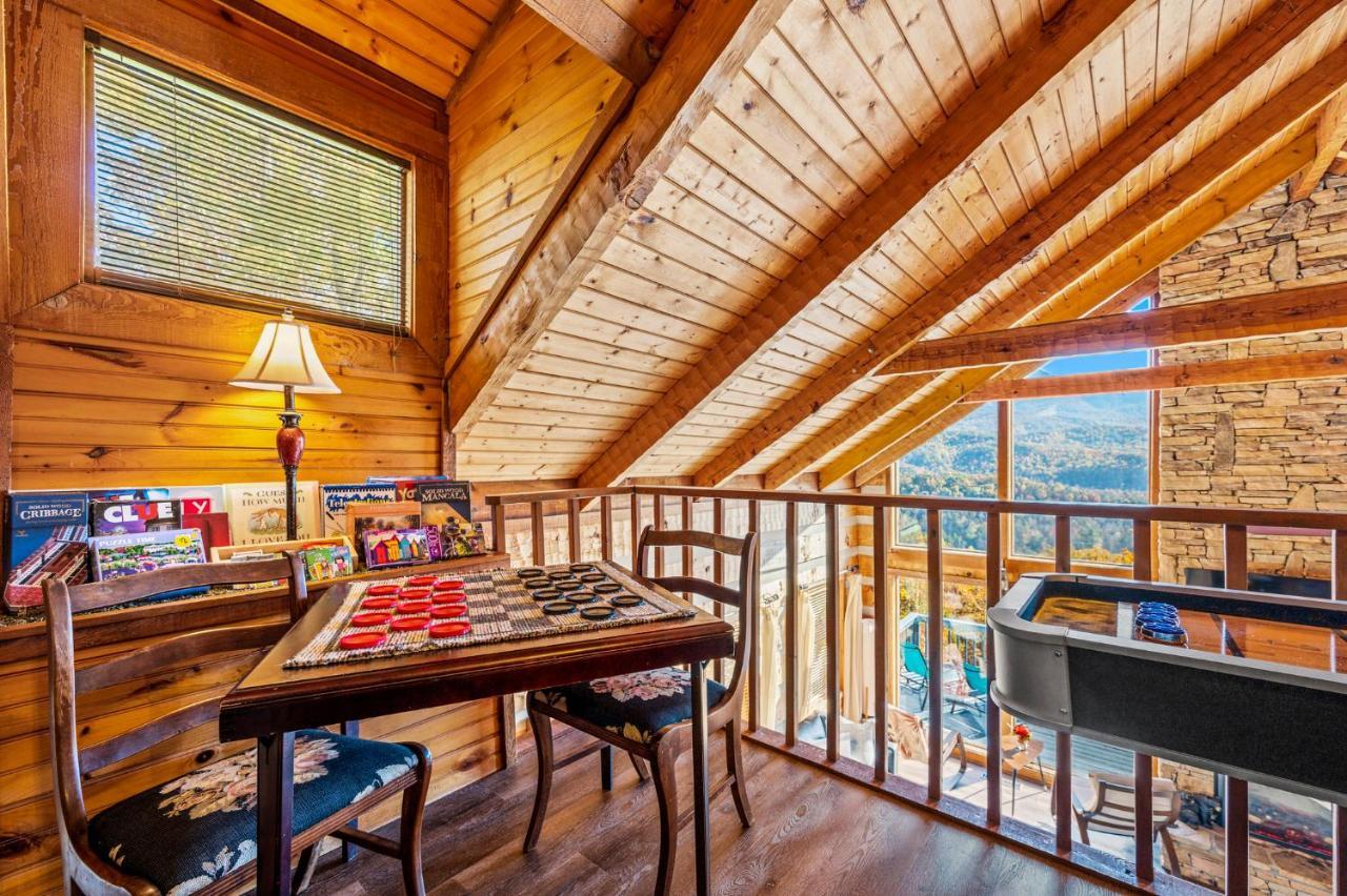 Barenberg Cabin - Secluded Unobstructed Panoramic Smoky Mountains View With Two Master Suites, Loft Game Room, And Hot Tub Gatlinburg Exteriér fotografie