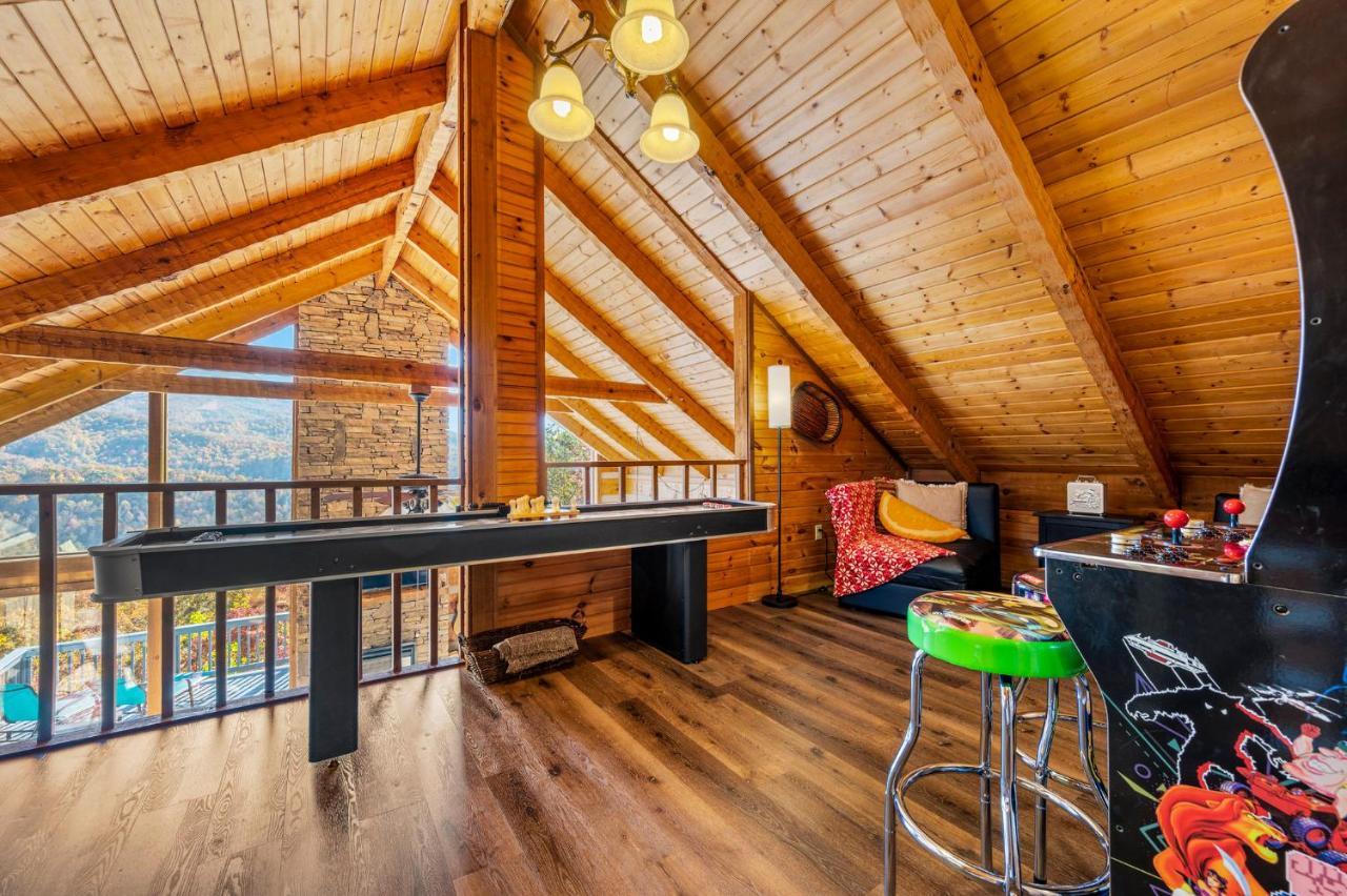 Barenberg Cabin - Secluded Unobstructed Panoramic Smoky Mountains View With Two Master Suites, Loft Game Room, And Hot Tub Gatlinburg Exteriér fotografie