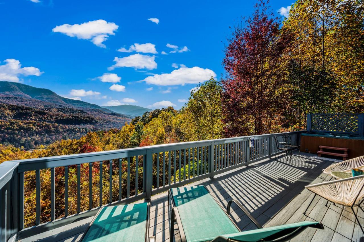 Barenberg Cabin - Secluded Unobstructed Panoramic Smoky Mountains View With Two Master Suites, Loft Game Room, And Hot Tub Gatlinburg Exteriér fotografie
