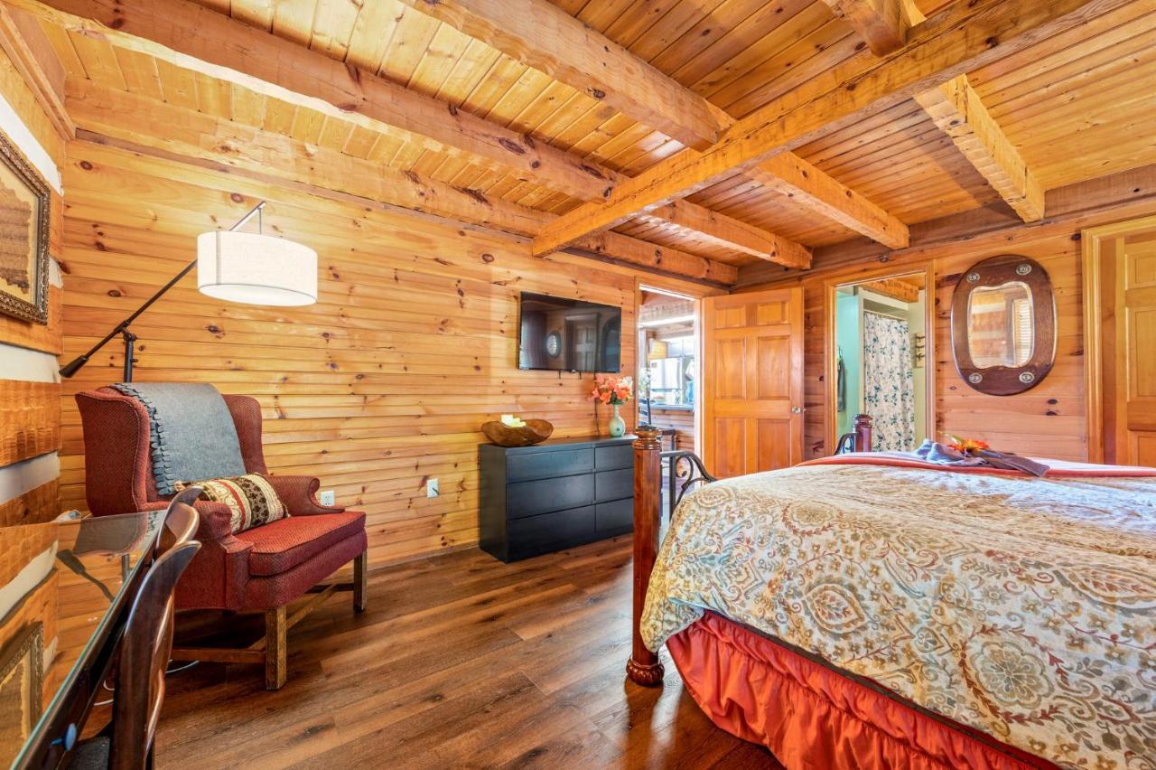Barenberg Cabin - Secluded Unobstructed Panoramic Smoky Mountains View With Two Master Suites, Loft Game Room, And Hot Tub Gatlinburg Exteriér fotografie