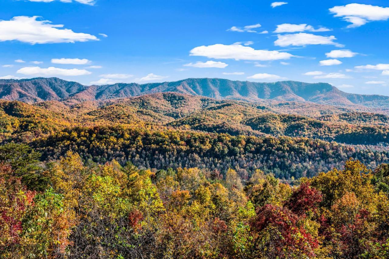 Barenberg Cabin - Secluded Unobstructed Panoramic Smoky Mountains View With Two Master Suites, Loft Game Room, And Hot Tub Gatlinburg Exteriér fotografie