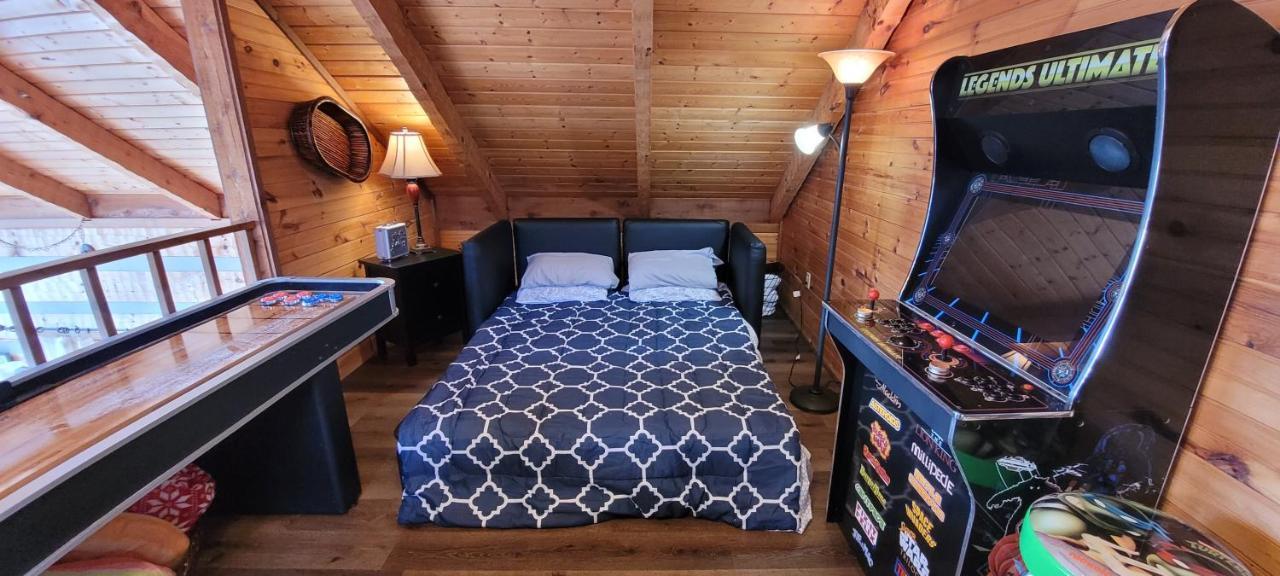 Barenberg Cabin - Secluded Unobstructed Panoramic Smoky Mountains View With Two Master Suites, Loft Game Room, And Hot Tub Gatlinburg Exteriér fotografie