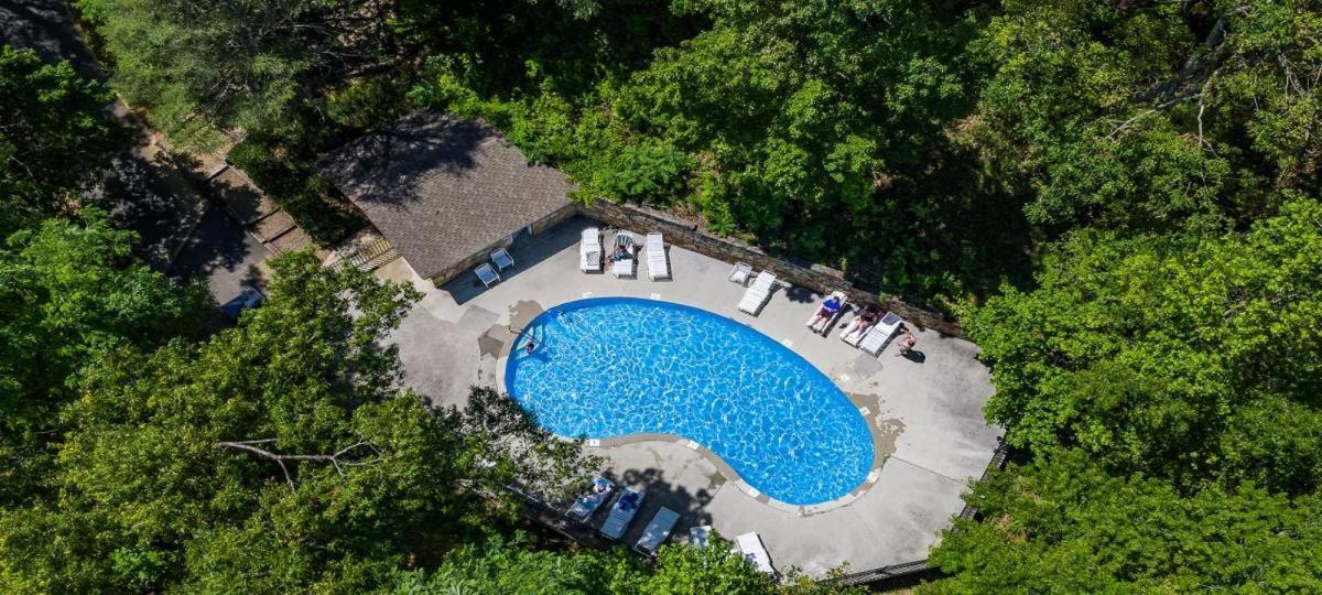 Barenberg Cabin - Secluded Unobstructed Panoramic Smoky Mountains View With Two Master Suites, Loft Game Room, And Hot Tub Gatlinburg Exteriér fotografie